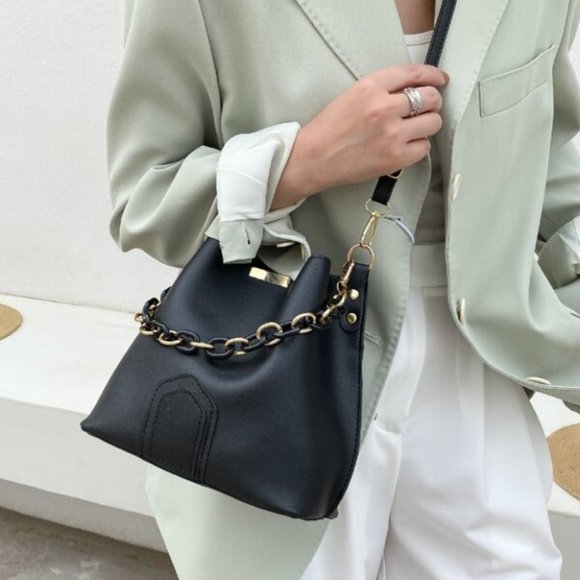 undefined Handbags - Black Vegan faux  Chain Detail Crossbody Bag khaki